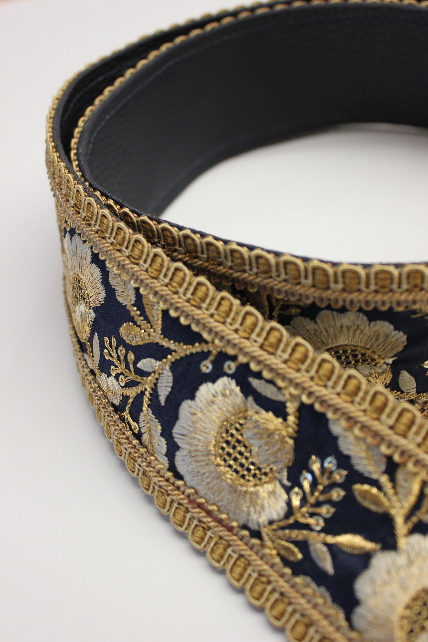 Paillette strap