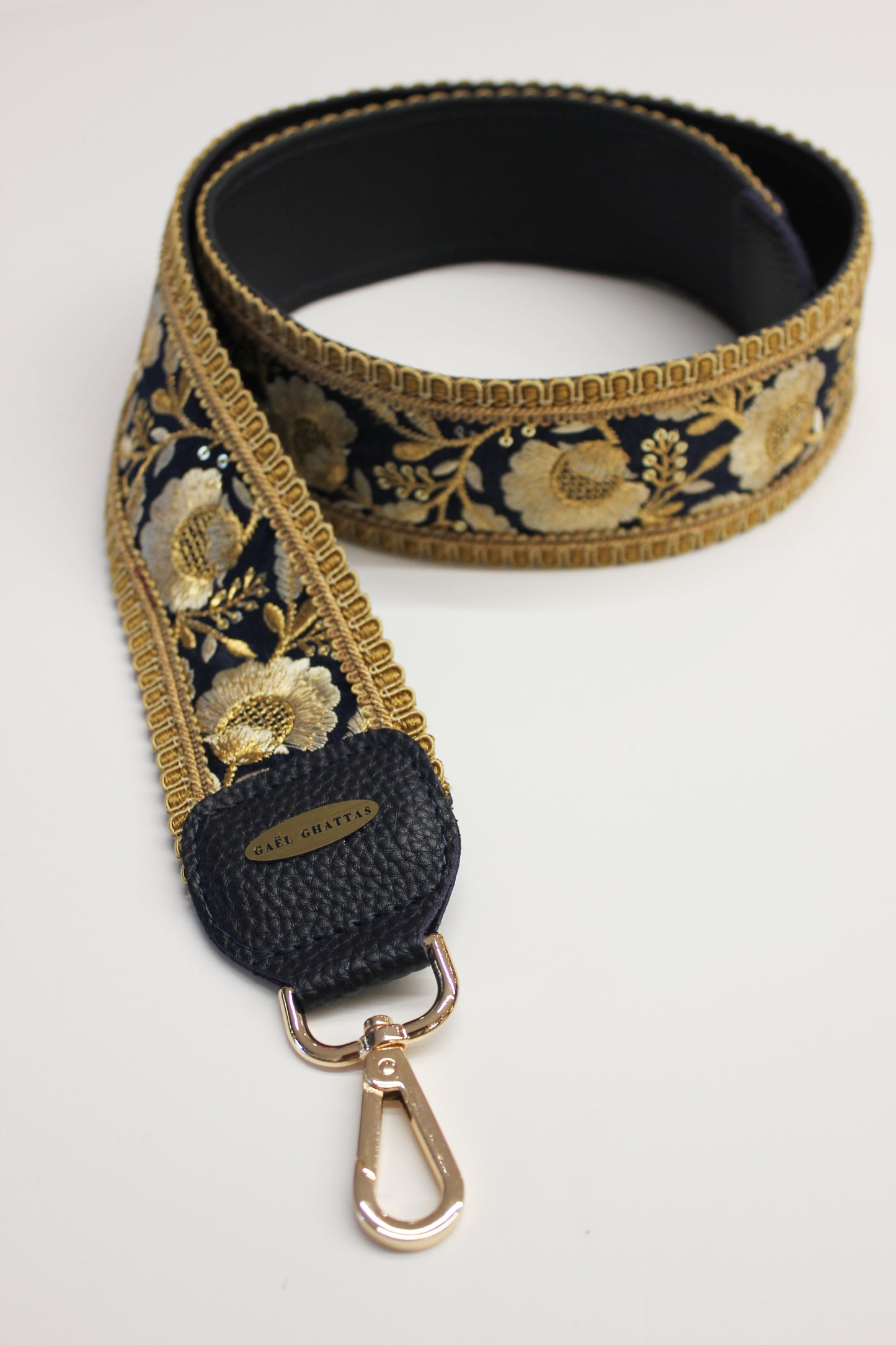 Paillette strap