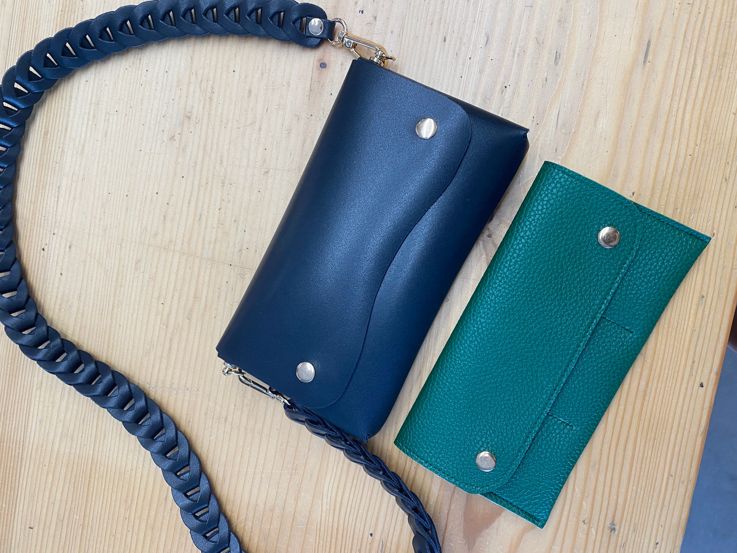 Foldable leather bag