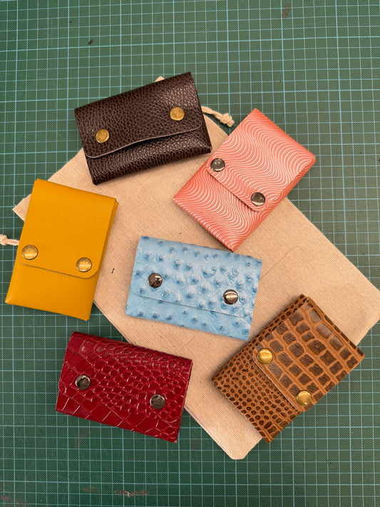 Foldable card wallet